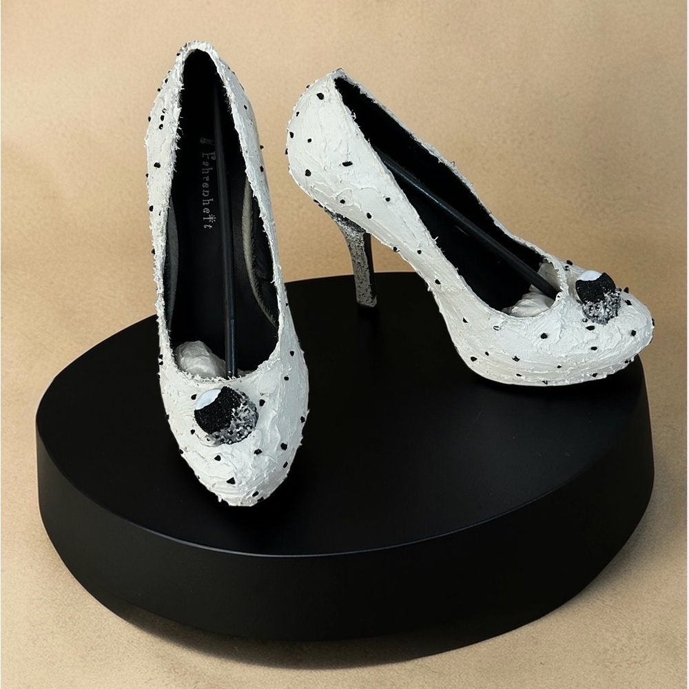 Custom Cookies & Cream Ice Cream Heels
Size 7.5 One Of A Kind Handmade - Picture 2 of 16